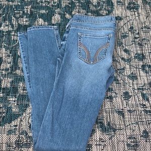 Hollister Women’s Ripped Skinny Jean